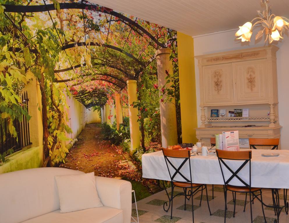 Chez Madeleine Bed and Breakfast Saint-Colomb-de-Lauzun Buitenkant foto