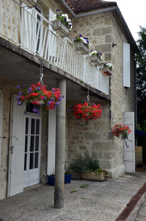 Chez Madeleine Bed and Breakfast Saint-Colomb-de-Lauzun Buitenkant foto